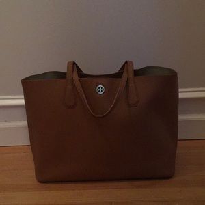 Tory Burch Perry Tote in Bark/Gold